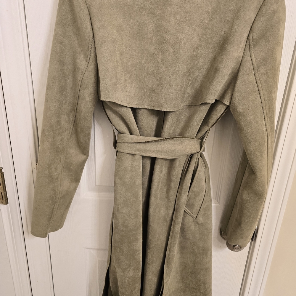 Elegant light olive green Women's Coat - Picture 7 of 7